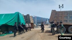 Personel gabungan TNI-Polri melakukan pengamanan di Pabrik Smelter PT GNI di Morowali Utara, Senin (16 Januari 2023) Foto (Courtesy/Humas Polda Sulteng)
