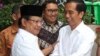 Presiden Joko Widodo menyambut Prabowo Subianto dalam pertemuan usai pemilu 2014, 17 Oktober 2014.