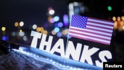 香港民众在中环爱丁堡广场感恩聚会，庆祝美国会香港人权法案成法。（2019年11月28日）