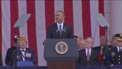 奥巴马老兵节向烈士敬献花圈