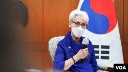 23일 한국을 방문한 웬디 셔먼 미국 국무부 부장관이 북한의 대화 호응을 촉구했다.