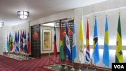 台湾外交部内的邦交国旗帜 （资料照片）