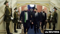 Britanski premijer Boris Džonson tokom susreta sa ukrajinskim predsednikom Volodimirom Zelenskim u Kijevu (Foto: Ukrainian Presidential Press Service/Handout via REUTERS)