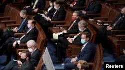 Republikanci u Predstavničkom domu tokom sednice o potvrdi izbornih rezultata 6. januara