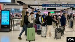 香港特首李家超宣布香港与中国大陆2月6日起全面通关，开放所有口岸毋须网上预约、不设人数限制，过去7日没外游纪录免核酸检测阴性证明要求 (美国之音/汤惠芸)