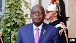 Christophe Lutundula Apala, ministre ya mambi ya Bapaya ya Ekolo Congo décmorartique (RDC) na Paris, France, 12 nvembre 2021.