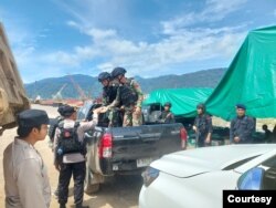 Personel gabungan TNI-Polri melakukan pengamanan di Pabrik Smelter PT GNI di Morowali Utara, Senin (16 Januari 2023) Foto (Courtesy/Humas Polda Sulteng)