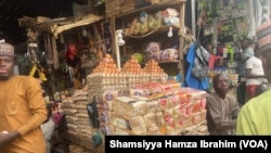 Karancin Sabbin Kudi Ya Sa ‘Yan Kasuwan Najeriya Karya Farashin Kayayyakin Masarufi