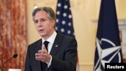 Menteri Luar Negeri AS Antony Blinken berbicara dalam sebuah konferensi pers di Washington, pada 8 Februari 2023. (Foto: Reuters/Kevin Lamarque)