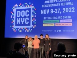 Radica Marković sa ekipom filma "The Flagmakers" na festivalu dokumentarnih filma u Njujorku. (Foto: privatna arhiva)