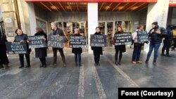 "Žene u crnom" na skupu protiv rata u Ukrajini u Beogradu (foto: Fonet)