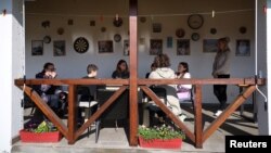 Ukrajinske izbeglice u hotelu Mihajla Golubcova, građevinskog inženjera iz Rusije, u mestu Batočina, nedaleko od Kragujevca, centralna Srbija, 25. marta 2022.