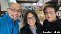 Pendiri Indonesian Lantern dan produser film “Living the Silent Dream”. dari kiri-kanan: Wiharta Lim, Indah Nuritasari, Didi Prambadi (foto: courtesy)