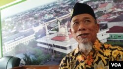 Direktur Ponpes Al Mukmin Ngruki, Yahya Abdurrahman saat ditemui di kompleks ponpes, Rabu (8/6). (Foto : VOA / Yudha Satriawan)