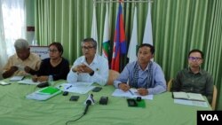 ​រូប​ឯកសារ៖ ថ្នាក់ដឹកនាំ​គណបក្ស​ប្រជាធិបតេយ្យ​មូលដ្ឋាន​ធ្វើ​សន្និសីទ​សារព័ត៌មាន​ពី​ទីស្នាក់ការ​កណ្តាល​គណបក្ស​ក្នុង​រាជធានី​ភ្នំពេញ កាល​ពី​ថ្ងៃ​ទី៧ ខែ​មិថុនា ឆ្នាំ​២០២២។ (ណឹម សុភ័ក្រ្តបញ្ញា/វីអូអេ)