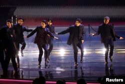 BTS saat tampil di acara Grammy Awards ke-64 di Las Vegas, Nevada, 3 April 2022. (REUTERS/Mario Anzuoni)