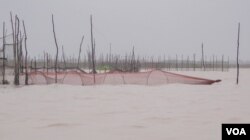 A fishing catch is set up in Tonle Sap lake, on May 03, 2022. (Khan Sokummono/VOA Khmer)
