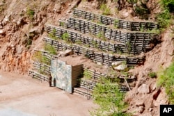 북한이 지난 2018년 5월 공개한 풍계리 핵실험장 갱도 입구.