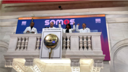 SOMOS志愿团队3月20日受邀敲响纽交所开盘钟，纽交所从下一个开盘日23日起关闭交易大厅，改为全面电子交易，为227年历史上首次。（图片来自陈治年医生）