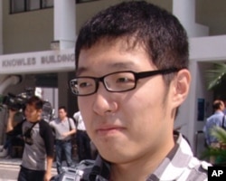 港大学生张浩晨：校长声望下跌，去职决定并不意外。