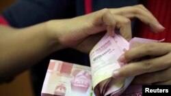 Tingkat toleransi pemilih terhadap politik uang di Pilkada Tangerang Selatan, disinyalir semakin meningkat dalam tiga bulan terakhir. (Foto: ilustrasi).