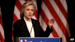 民主党总统参选人希拉里·克林顿在纽约的一次竞选活动上讲话。（2015年7月13日）