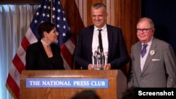 Uručivanje nagrade Željku Ivanoviću u Vašingtonu (Foto: screenshot)