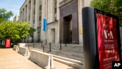 Zgrada Glasa Amerike (Foto: AP/Andrew Harnik)