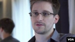Edward Snowden (foto:dok) mendapat tawaran untuk berbicara kepada pejabat Jerman mengenai apa yang ia ketahui terkait program pengintaian AS termasuk dugaan pemantauan ponsel Kanselir Jerman.