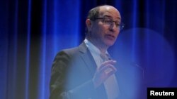 Doktor Li Kaplan govori u Bostonu (Foto: REUTERS/Brian Snyder)