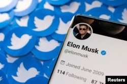 Ilustrasi akun twitter Elon Musk. (Foto: Reuters)