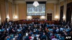 Video tường thuật lúc ông William Barr điều trần ngày 13/6/2022.