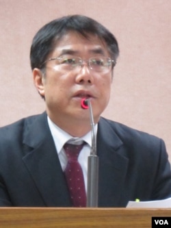 民进党立委 黄伟哲(美国之音張永泰拍摄)