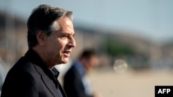 Američki državni sekretar Entoni Blinken u vazduhoplovnoj bazi Endrjuz u Merilendu, uoči leta za Bali (Foto: Stefani Reynolds / POOL / AFP)