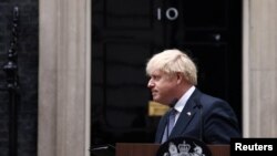 英国首相约翰逊在唐宁街10号发表讲话宣布辞职。（2022年7月7日）