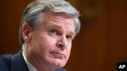 Arhiva - Direktor Federalnog istražnog biroa, Kristofer Rej, tokom saslušanja pred odborom Senata, u Vašingtonu, 25. maja 2022.