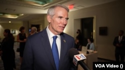 资料照:2022年6月14日,共和党籍联邦参议员波特曼在一个颁奖仪式上接受美国之音的采访