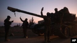 Pasukan oposisi merebut wilayah-wilayah di luar Aleppo, Suriah, Jumat, 29 November 2024. (/Foto: Ghaith Alsayed/AP Photo)