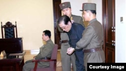 张成泽受到朝鲜军事法庭的审判