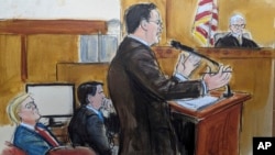 Tužilac Džošua Stajnglas iznosi završnu reč na suđenju Trampu (Spencer Platt/Pool/ AP)