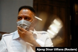 Pejabat Gubernur Papua Barat Paulus Waterpauw. (Foto: REUTERS/Ajeng Dinar Ulfiana)