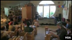 Kelompok tari Bali dan gamelan "Gadung Kasturi" tengah berlatih.