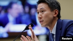 CEO TikTok Shou Zi Chew bersaksi di hadapan anggota Kongres AS Komite energi dan Perdagangan dalam sesi sidang dengar pendapat di Gedung Capitol, Washington, pada 23 Maret 2023. (Foto: Reuters/Evelyn Hockstein)