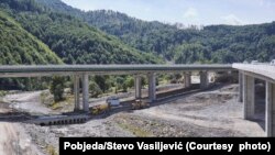 Prelaz preko rijeke Tare ispod petlje Mateševo na prioritetnoj dionici auto puta Bar - Boljare (Foto: Pobjeda/Stevo Vasiljević)