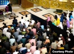 Selain warga UGM, jamaah Masjid Kampus juga datang dari warga sekitar. (Foto: Maskam)