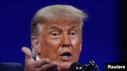 Mokonzi ya kala ya Amerika Donald Trump na Orlando, Floride, 28 février 021.