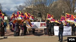 3月10日下午，藏人在白宫前请愿