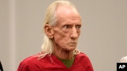 Joseph Czuba, 71 tahun, didakwa dalam kasus penikaman yang menewaskan Wadea Al-Fayoume, 6 tahun, di pengadilan Will County, Illinois Senin (30/10). 