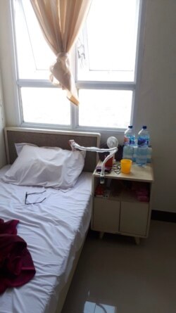 Juno ditempatkan di sebuah unit dengan dua kamar tidur, kamar mandi, ruang tamu, dan dapur. (Foto: Courtesy/@jtuvanyx)