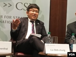 台湾远景基金会董事刘世忠在华盛顿智库战略与国际研究中心针对川普主政后台海安全态势的研讨会中(Dan Blumenthal) 在华盛顿智库战略与国际研究中心针对川普主政后台海安全态势的研讨会中 (2017年1月17日,美国之音钟辰芳拍摄)